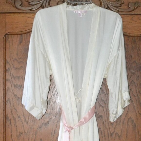 Rare Vintage 2005 Victoria’s Secret 100% Silk Robe IVORY XS SMALL Full Length - Picture 2 of 11